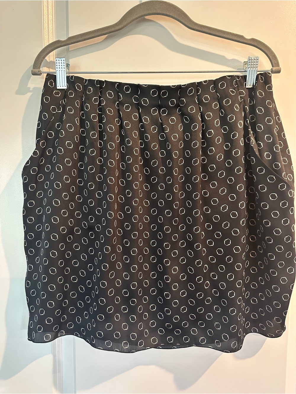 Uniqlo Black Mini Skirt with White Geometric Dots